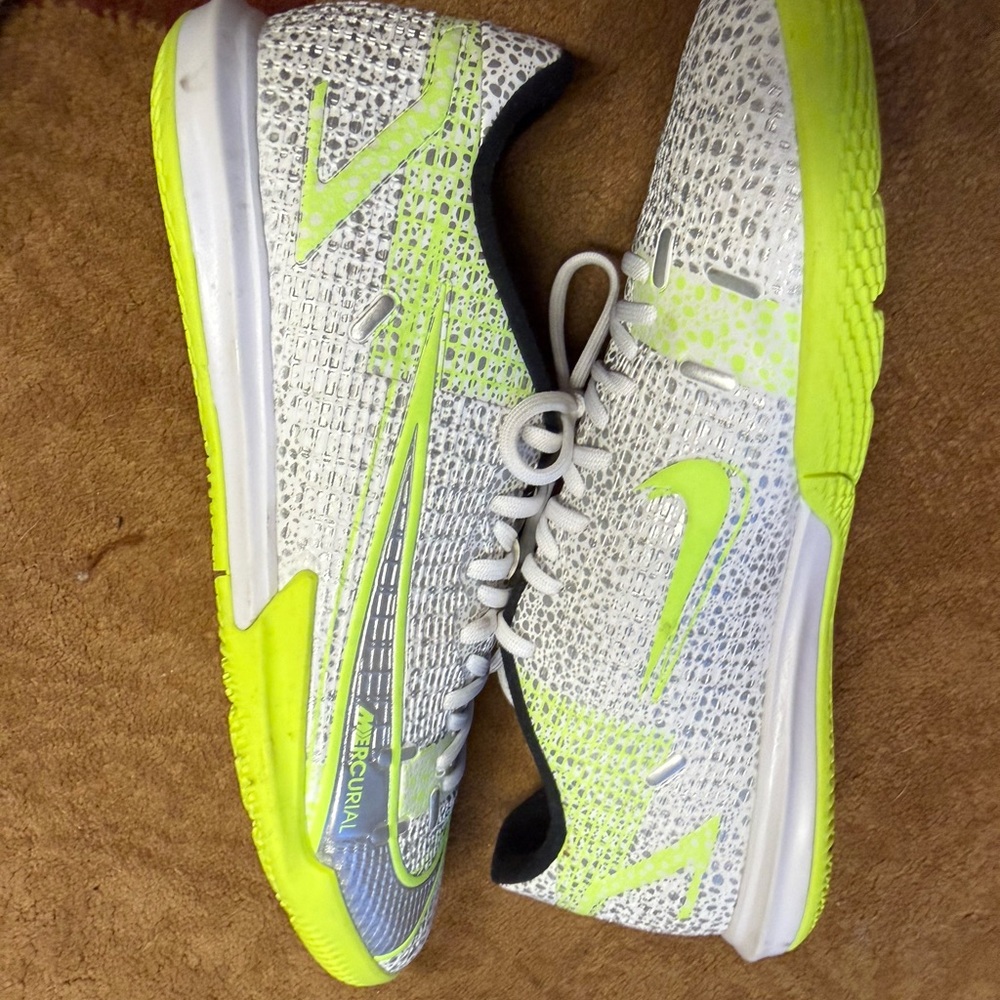 Nike Mercurial White and Lime Green Shoes - Picture 2 of 5